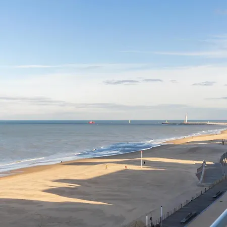 Апартаменти Lecomte - The Shoreline Experience Premium 184 *