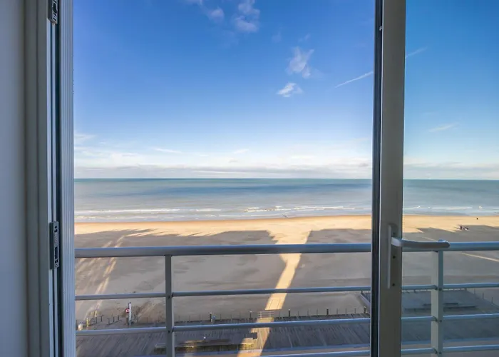 Апартаменти Lecomte - The Shoreline Experience Premium 184 *