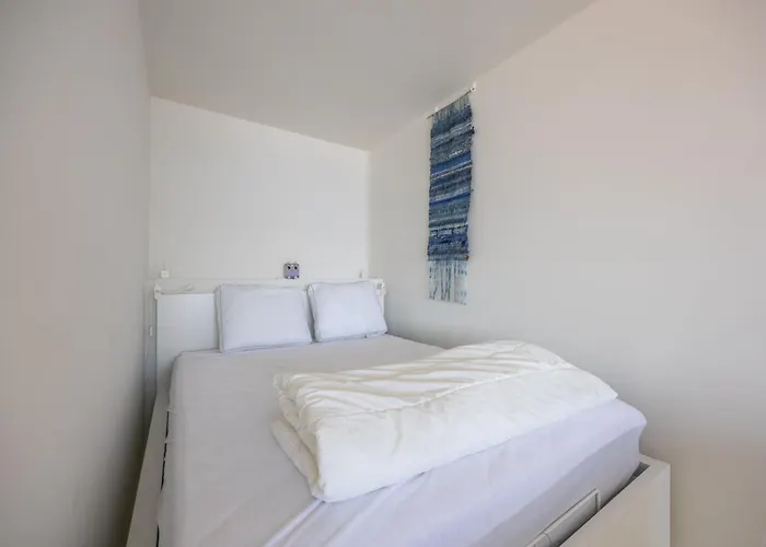 Lecomte - The Shoreline Experience Premium 184 דירה